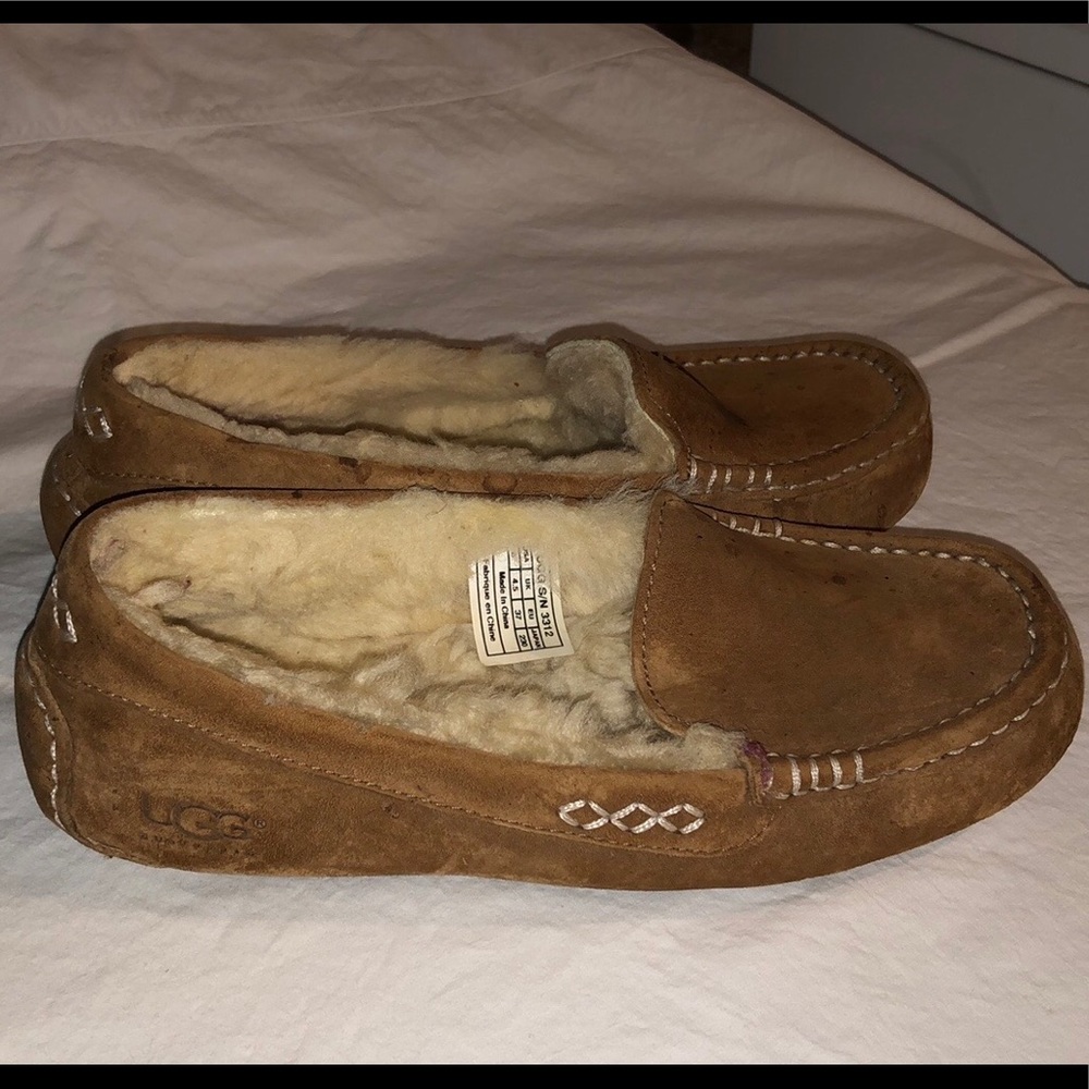 Women’s Size 6 Ugg Australia loafer